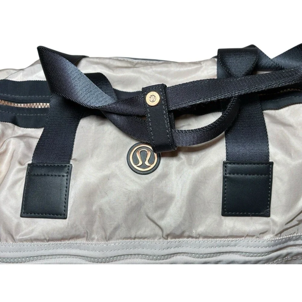Lululemon Weekend Warrior Bag in Prisma Embossed Neutral Blush Shoulder Travel - Picture 2 of 16